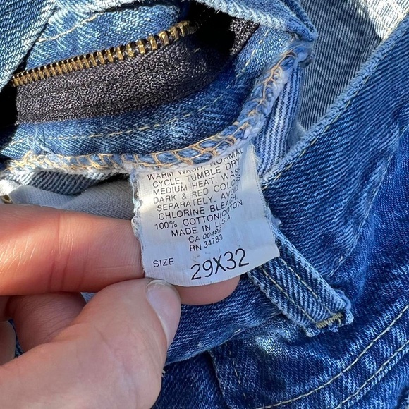 vintage 90s lee mid wash jean shorts 🍓 - Picture 6 of 6